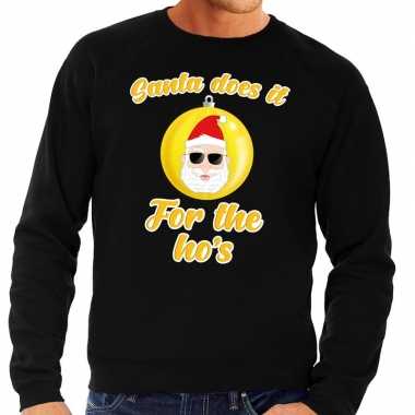 Foute kerstkersttrui santa does it for the ho's zwart voor heren